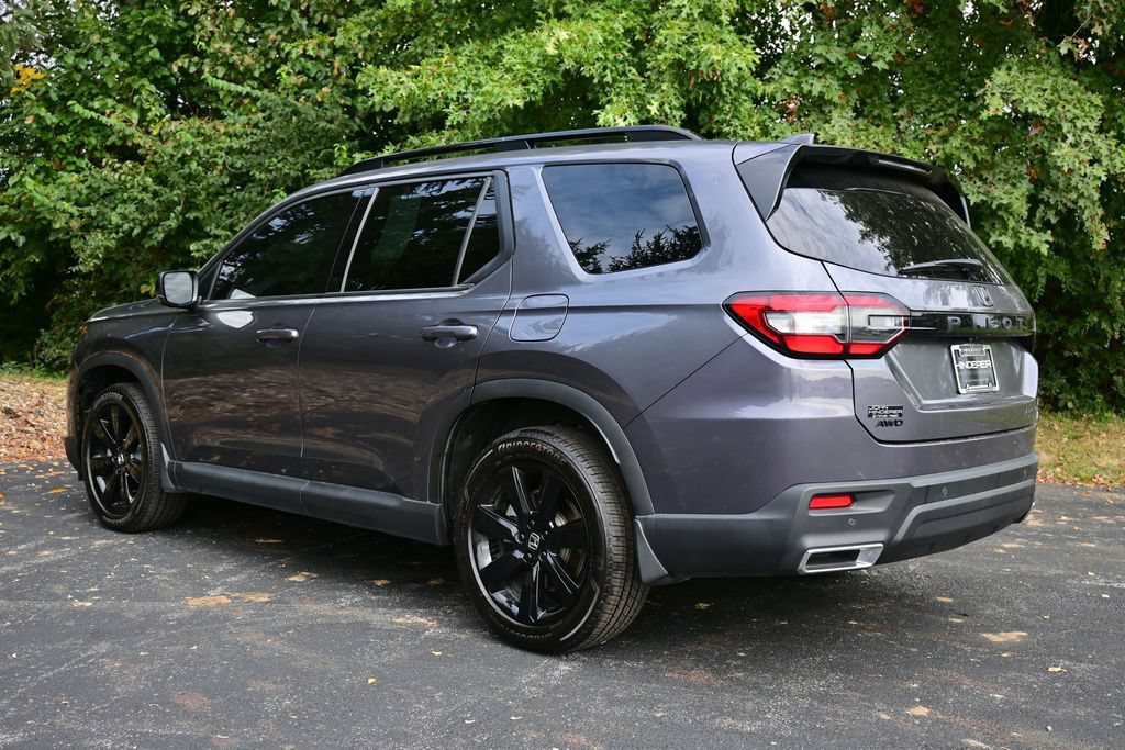 Certified 2025 Honda Pilot Black Edition image 4