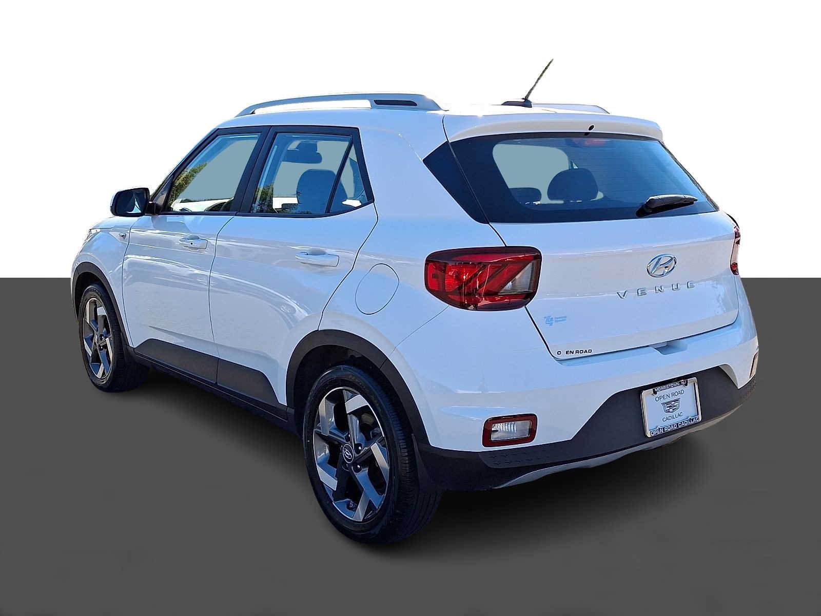 Used 2024 Hyundai Venue SEL FWD image 4