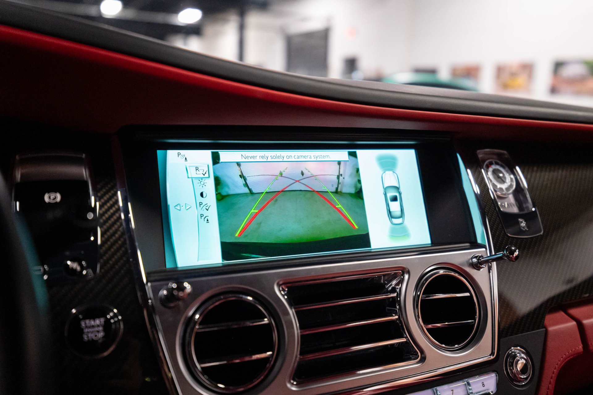 Used 2016 Rolls-Royce Wraith RWD image 15