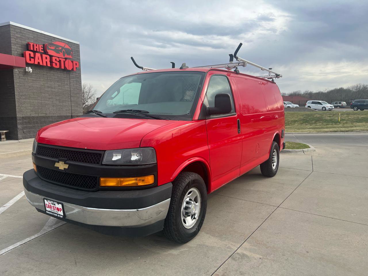 Used 2020 Chevrolet Express 3500 w/ Driver Convenience Package RWD image 2
