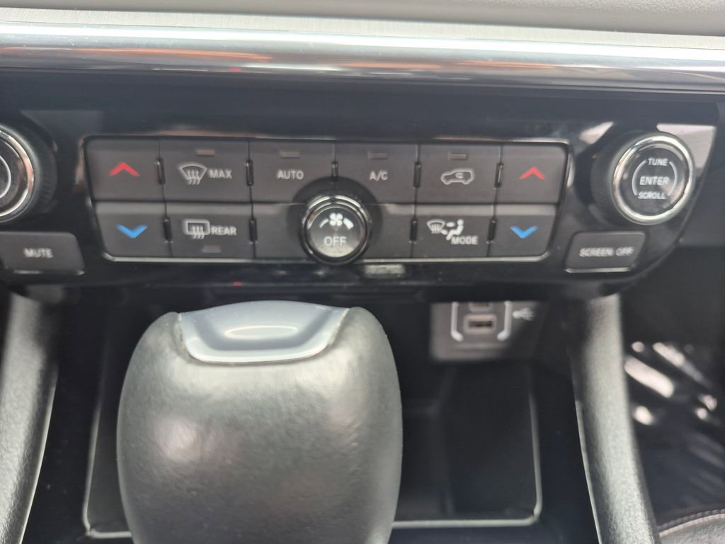 Used 2023 Jeep Compass Limited w/ Elite Group AWD/4WD image 19