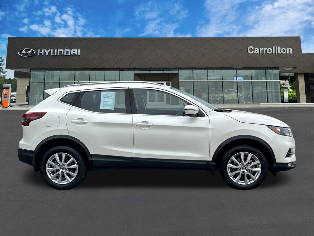 Used 2021 Nissan Rogue Sport SV image 4