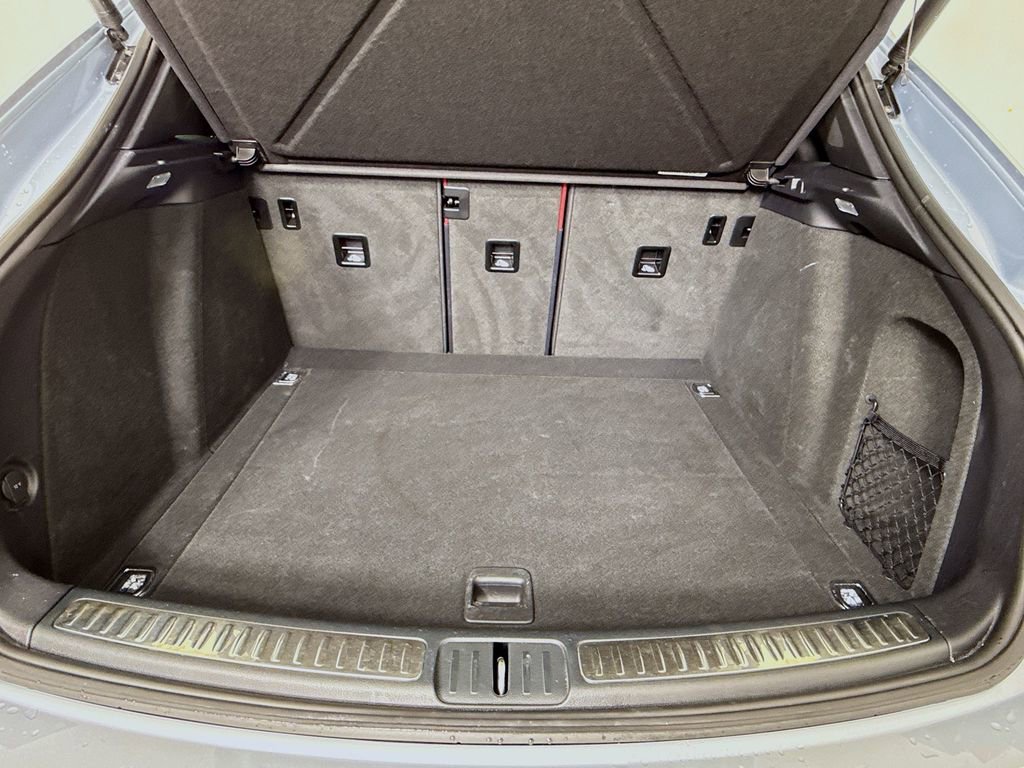 Certified 2025 Porsche Macan image 30