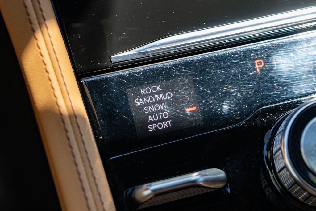 Used 2022 Jeep Grand Cherokee Summit AWD/4WD image 20
