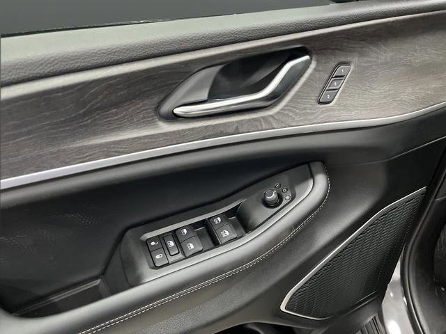 New 2025 Jeep Grand Cherokee Limited w/ Trailer Tow Package image 29