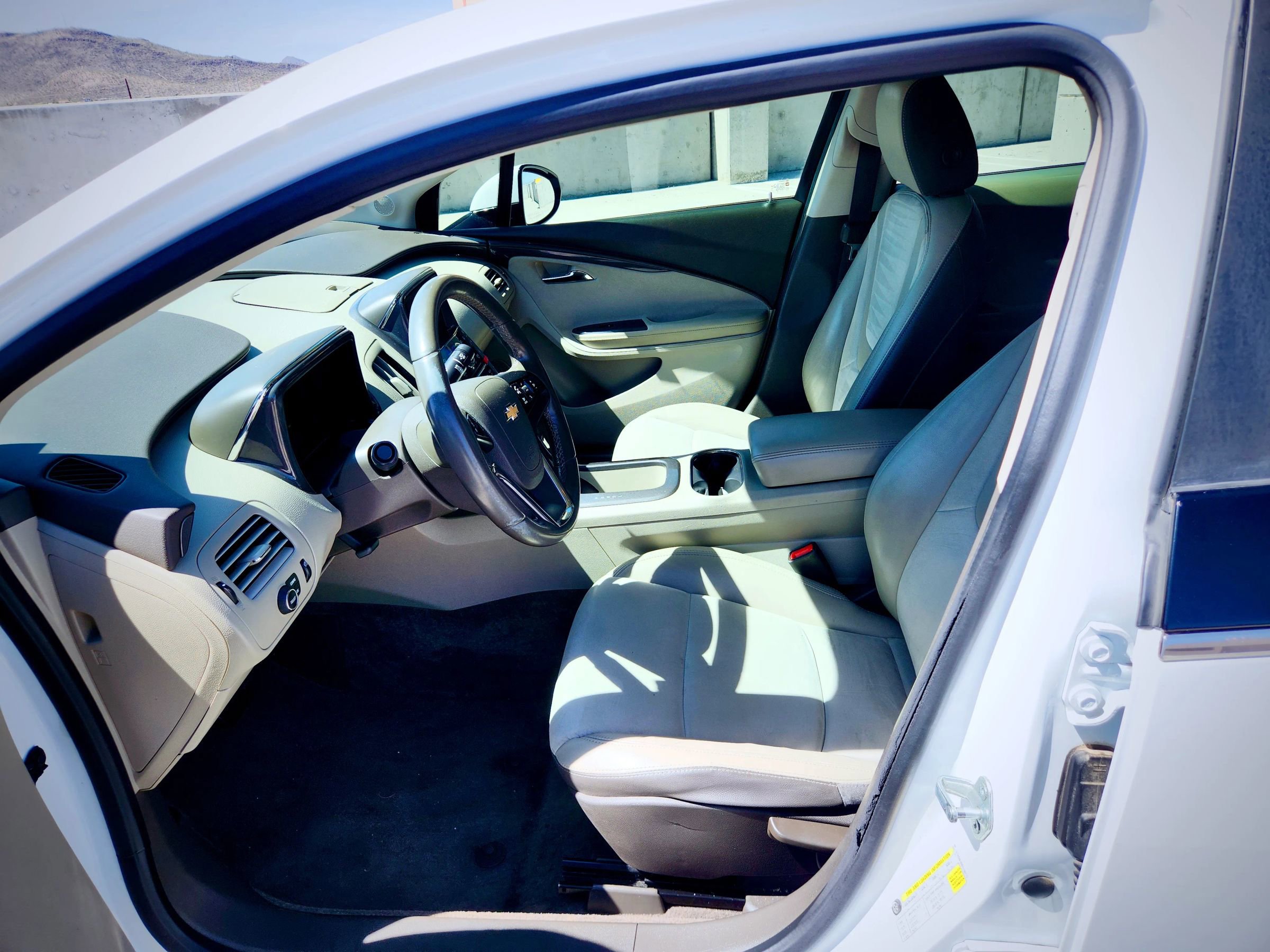 Used 2013 Chevrolet Volt Premium w/ Premium Trim Package image 17