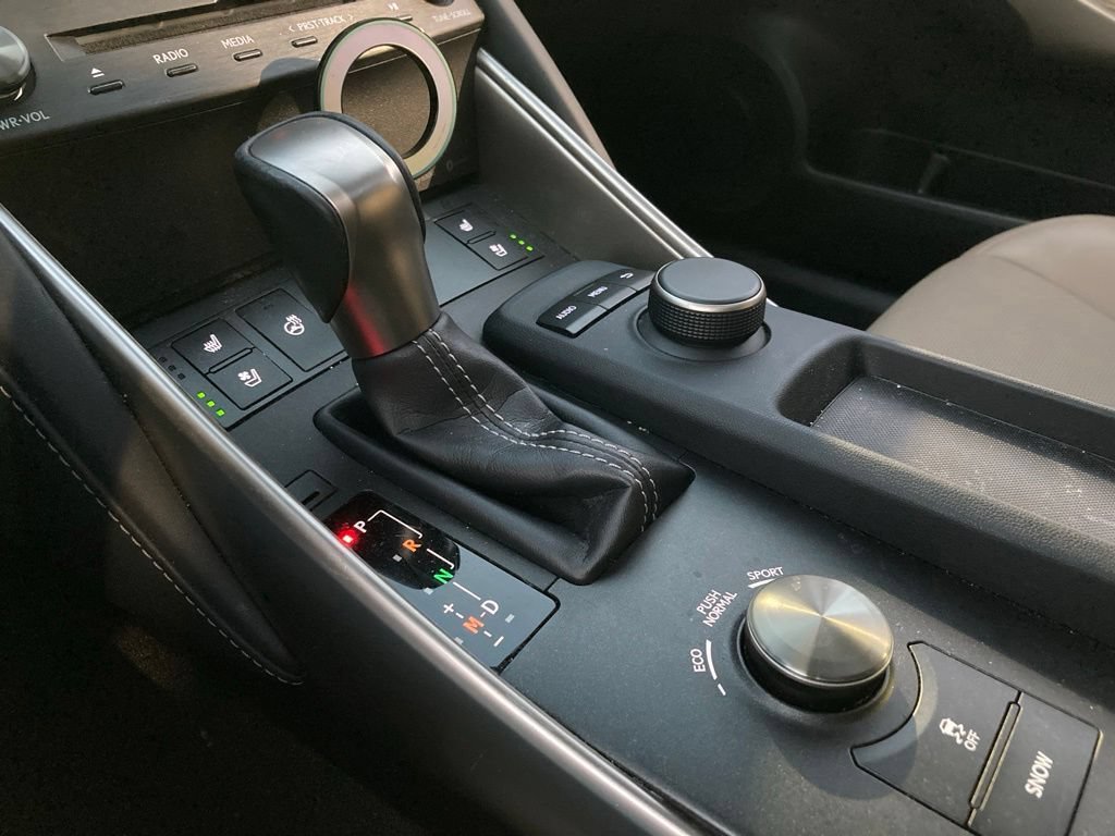 Used 2020 Lexus IS 300 w/ Premium Package RWD image 27