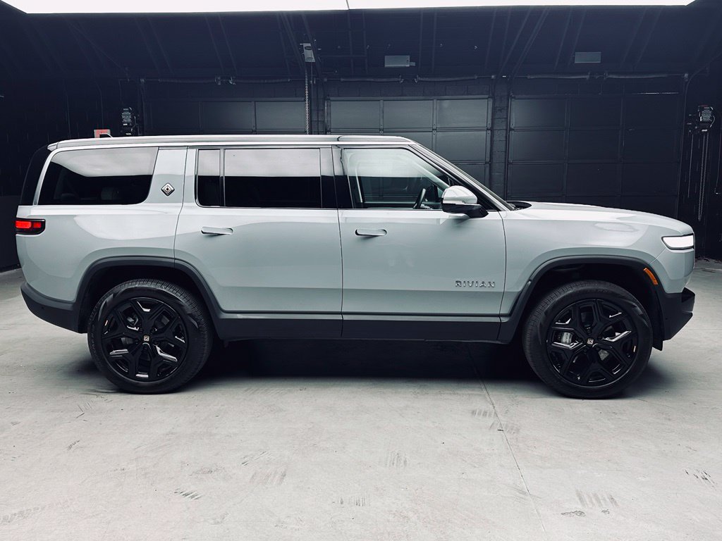 Used 2024 Rivian R1S Adventure Dual AWD/4WD image 9