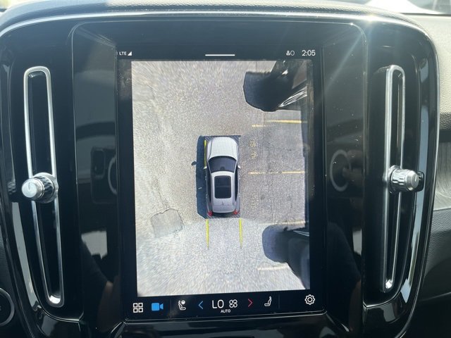 Certified 2023 Volvo XC40 B5 Plus w/ Protection Package Premier image 19