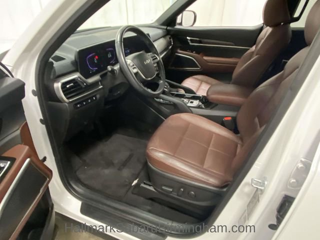 Used 2024 Kia Telluride EX w/ EX Captain's Chair Package image 13