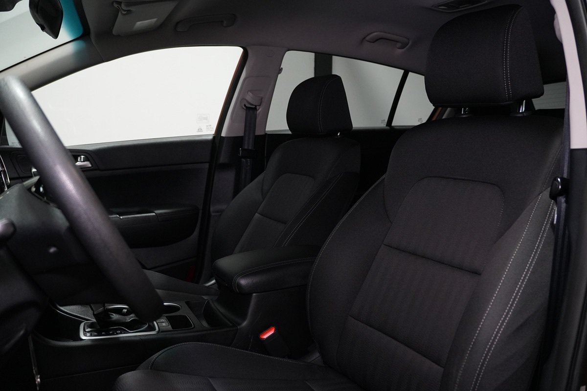 Used 2020 Kia Sportage LX FWD image 12