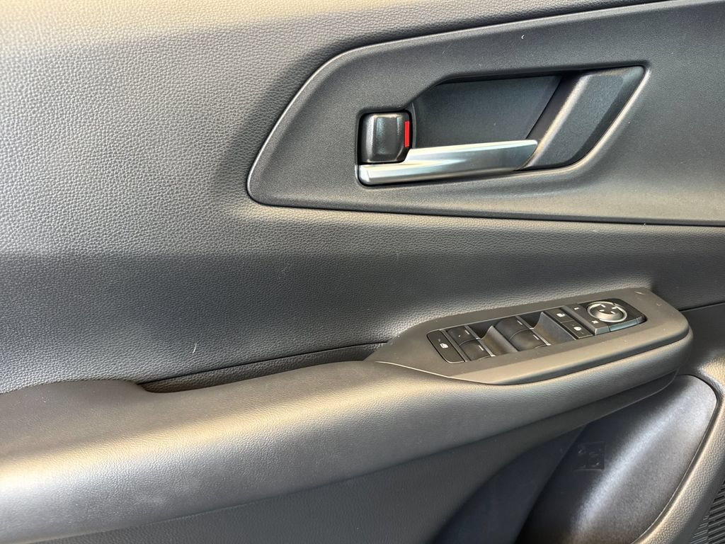 Used 2026 Toyota Prius Plug-In Hybrid FWD image 10
