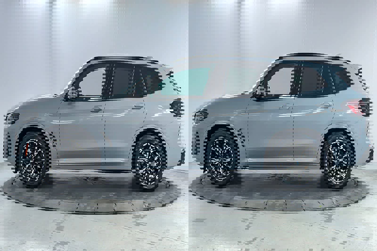 Certified 2023 BMW X3 xDrive30i w/ M Sport Package image 5