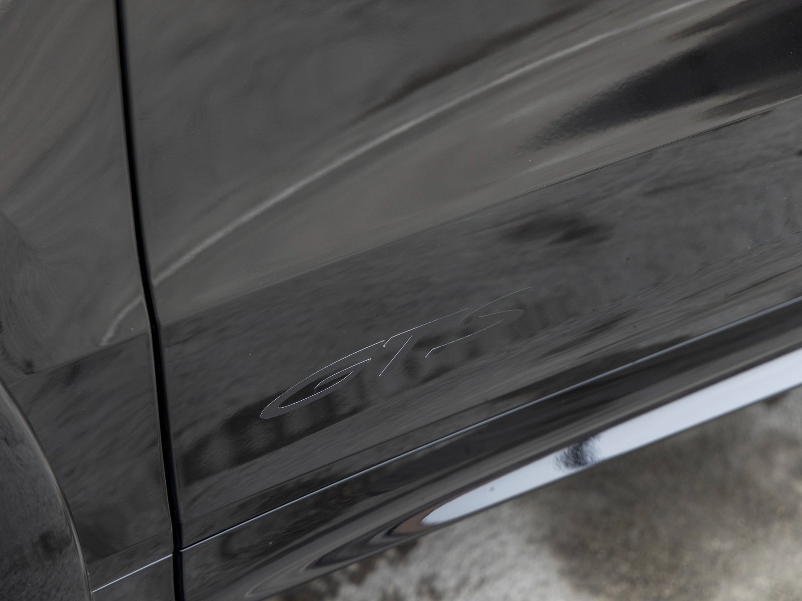 New 2025 Porsche Cayenne GTS image 18