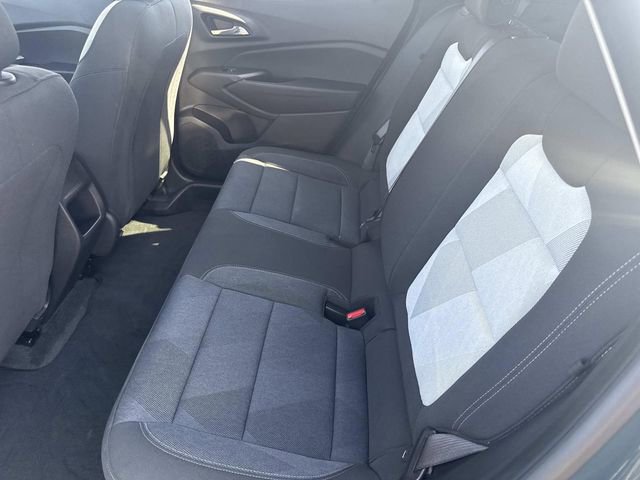 Used 2025 Chevrolet Trax LS w/ LS Convenience Package FWD image 17