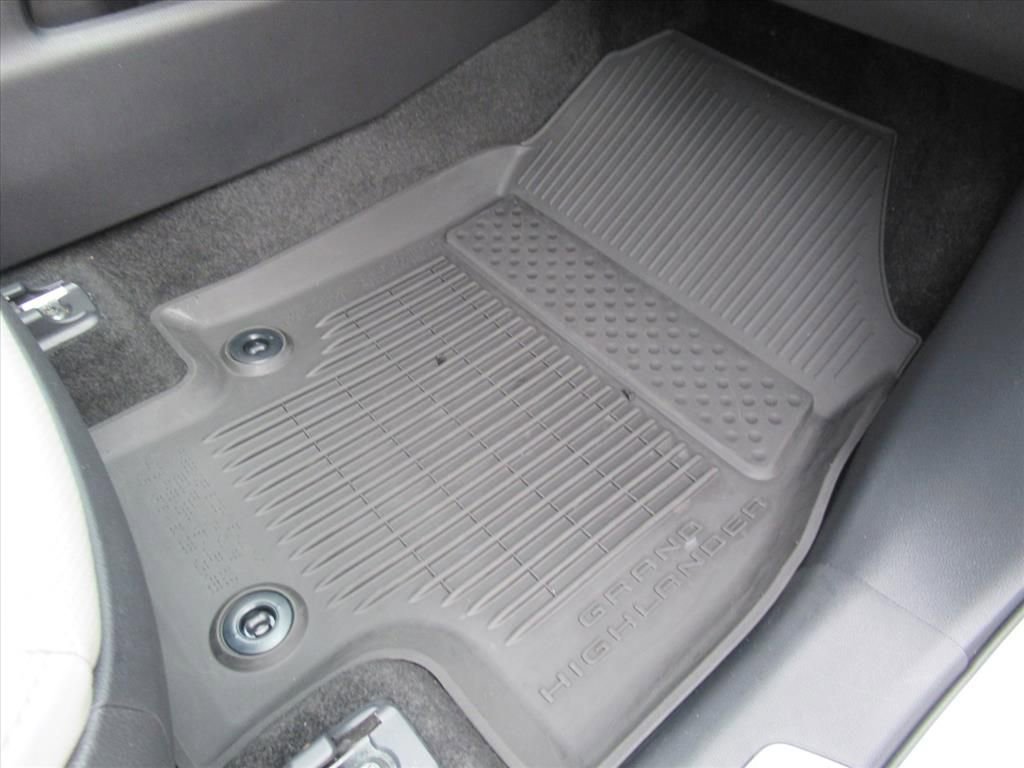 Used 2025 Toyota Grand Highlander Limited image 35