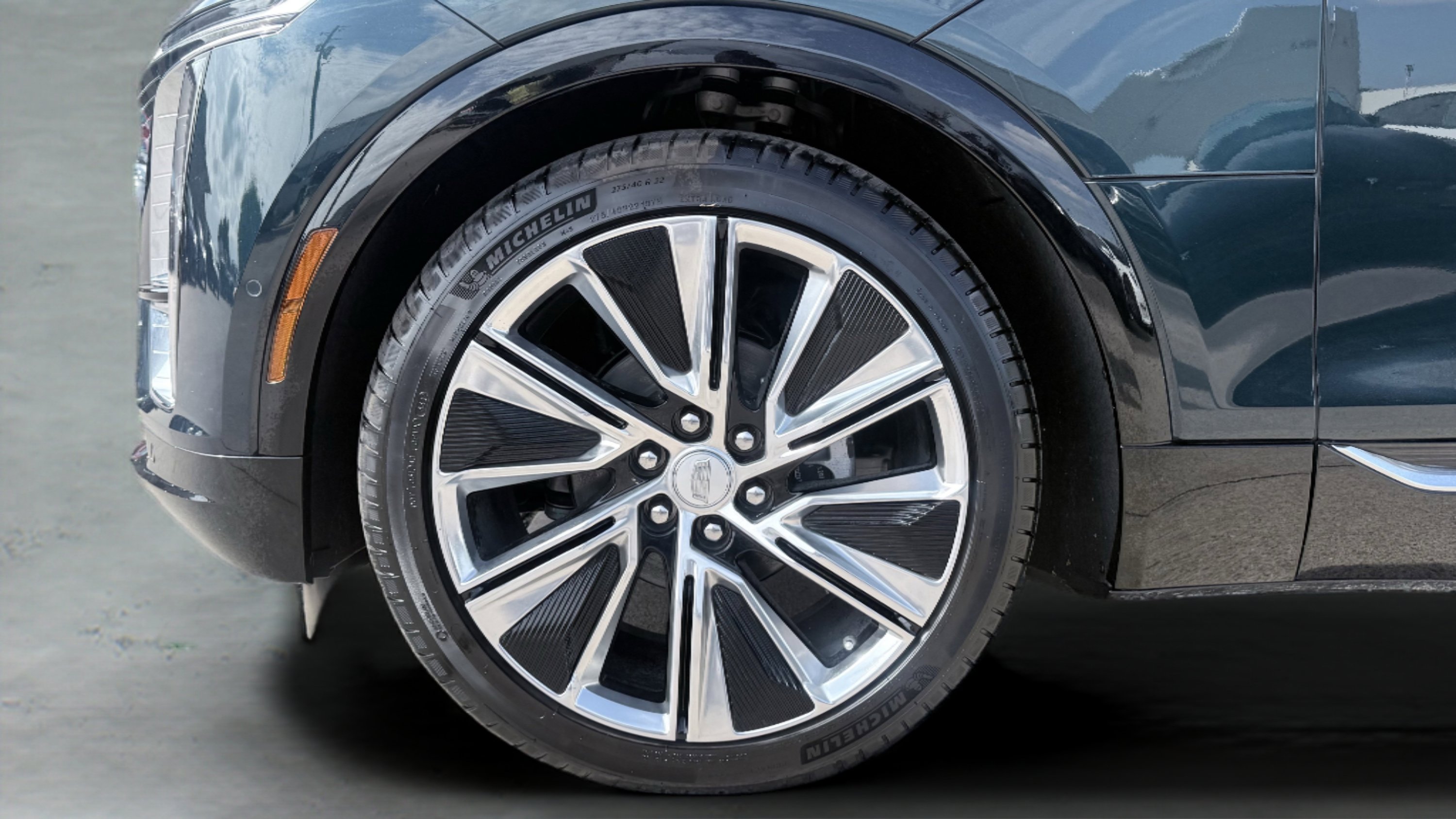 Used 2024 Cadillac Lyriq Luxury AWD/4WD image 20