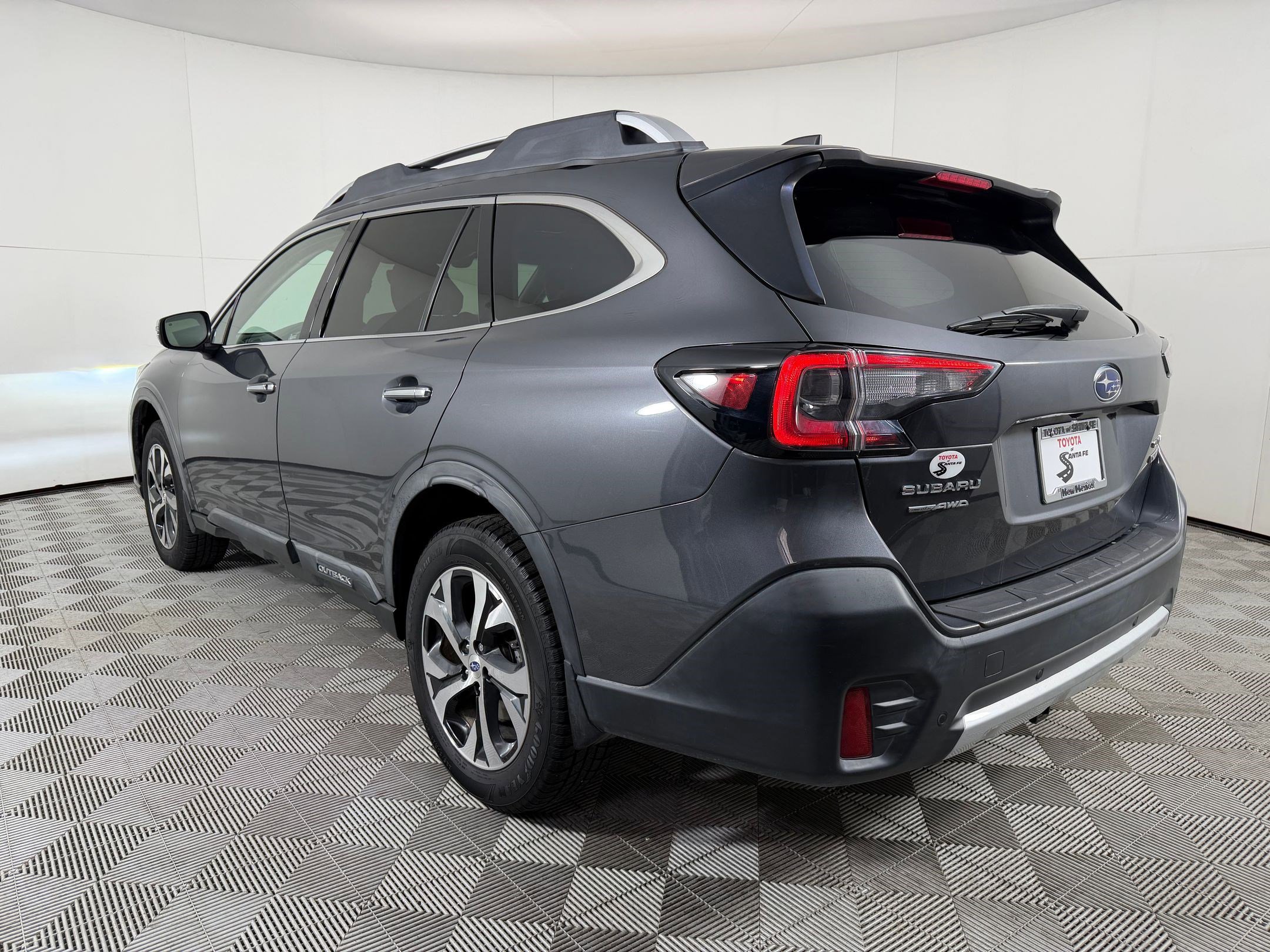 Used 2020 Subaru Outback Touring XT image 3