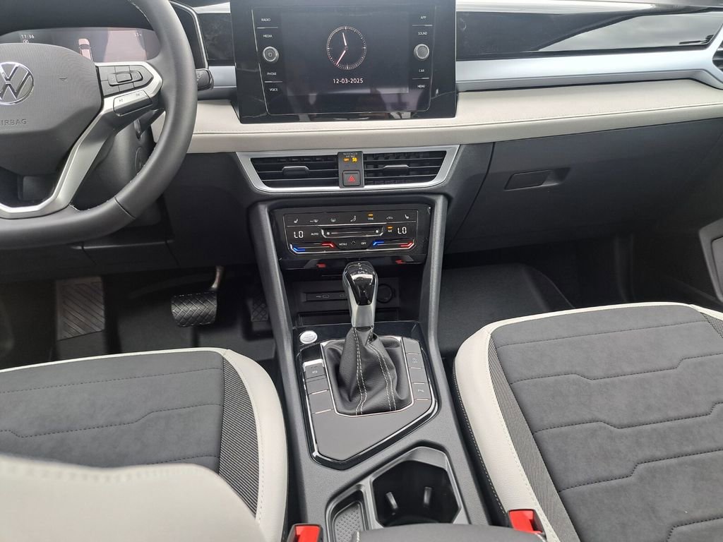 New 2026 Volkswagen Taos SE image 21