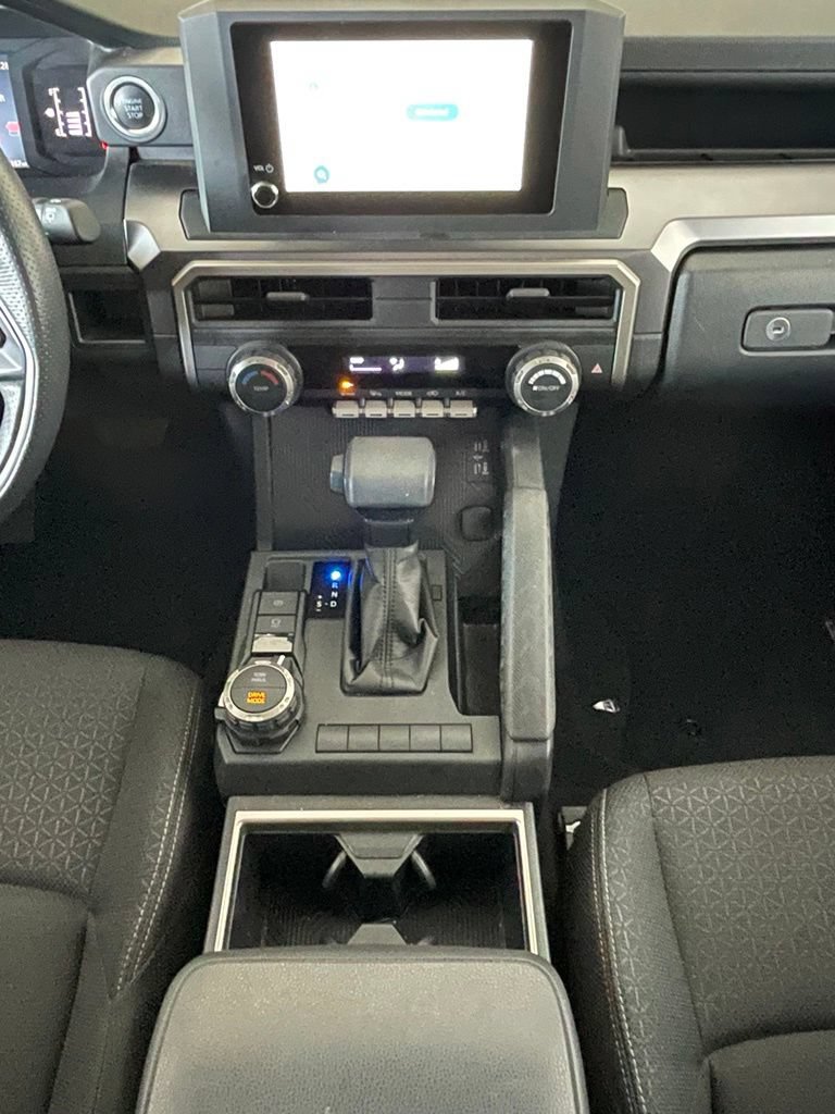 Used 2025 Toyota 4Runner SR5 AWD/4WD image 18