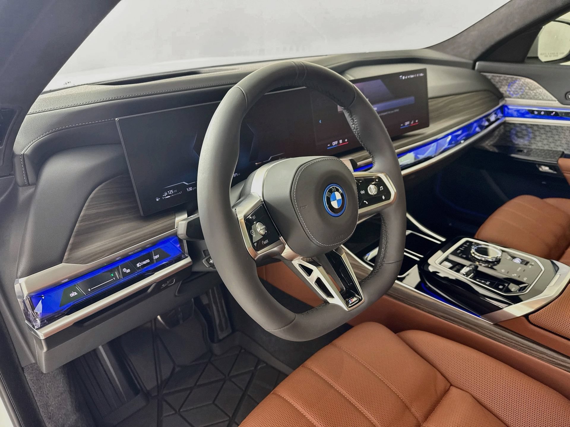 Used 2026 BMW 750e xDrive w/ Executive Package AWD/4WD image 10