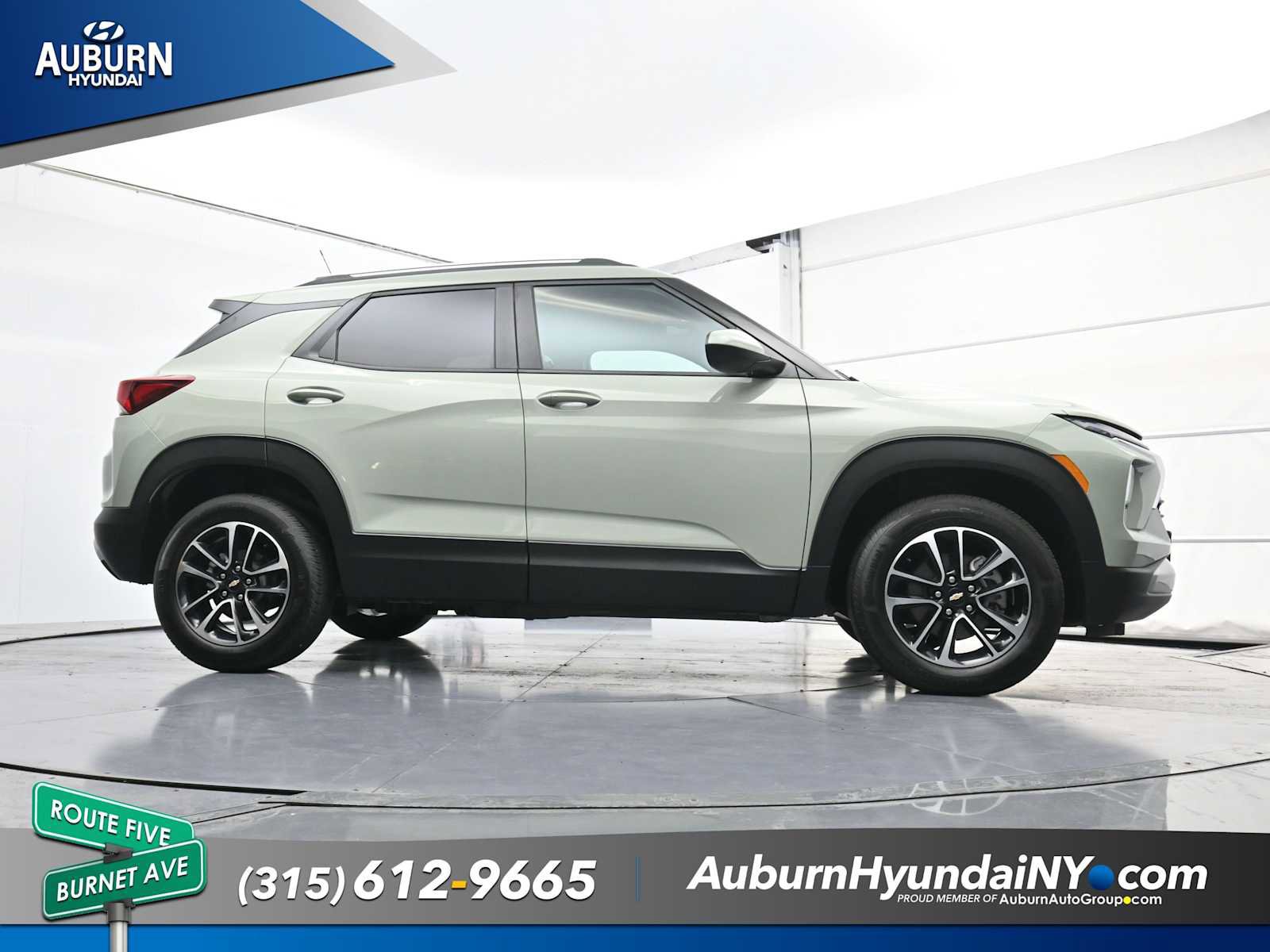 Used 2025 Chevrolet TrailBlazer LT w/ LT Cold Weather Package AWD/4WD image 19