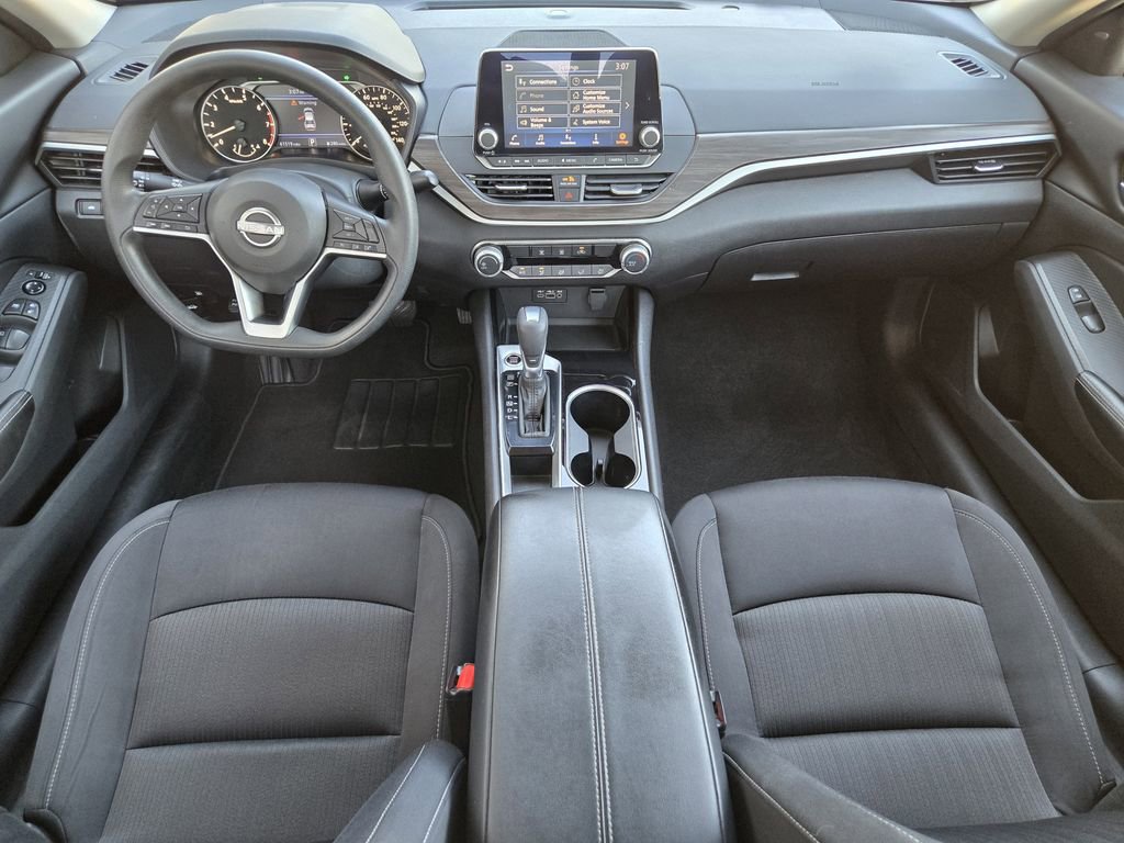 Used 2024 Nissan Altima 2.5 SV FWD image 18