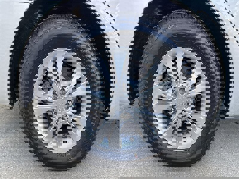 Used 2005 Toyota Camry LE image 17