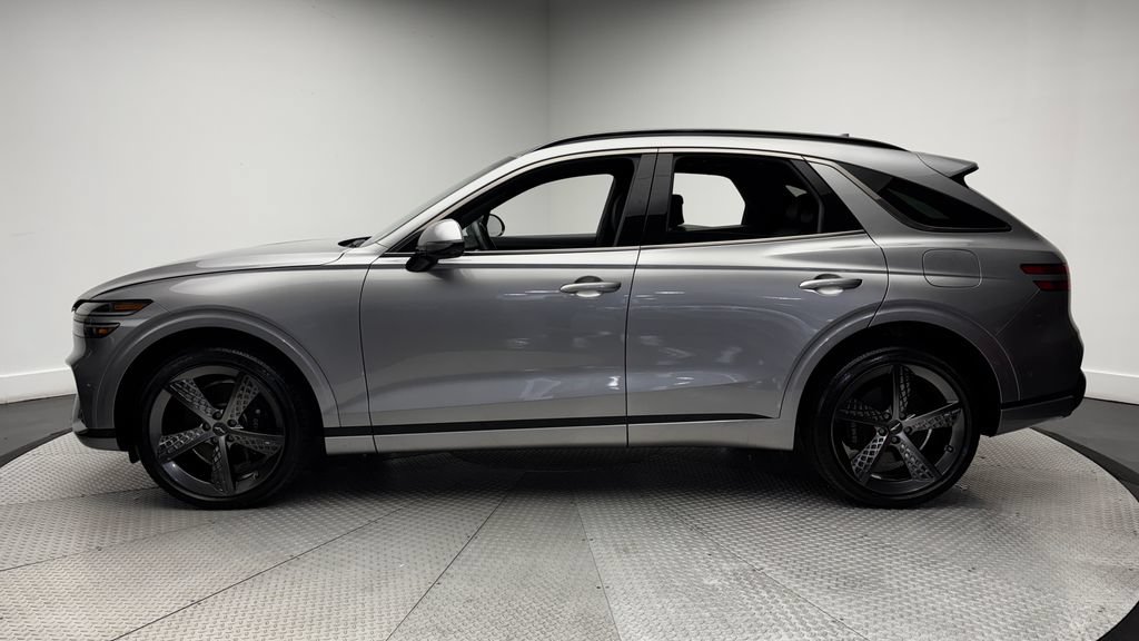 Used 2023 Genesis GV70 3.5T Sport w/ Sport Prestige Package AWD/4WD image 4