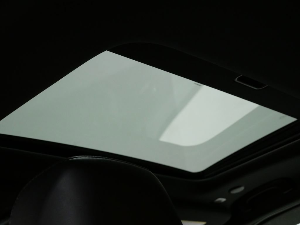 Used 2022 Dodge Durango R/T w/ Tow 'N Go Package image 4