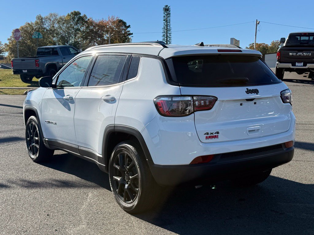 Used 2026 Jeep Compass Latitude AWD/4WD image 6