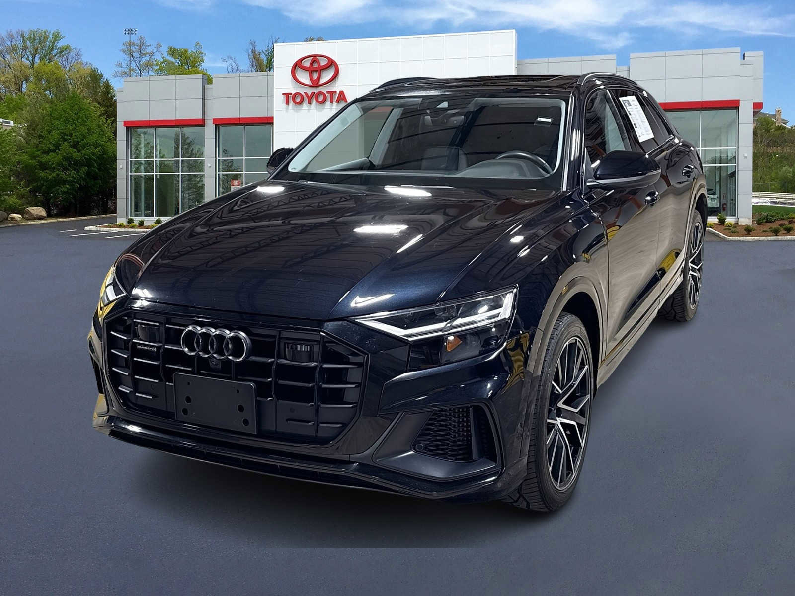 Used 2020 Audi Q8 Premium Plus w/ Premium Plus Package AWD/4WD image 1
