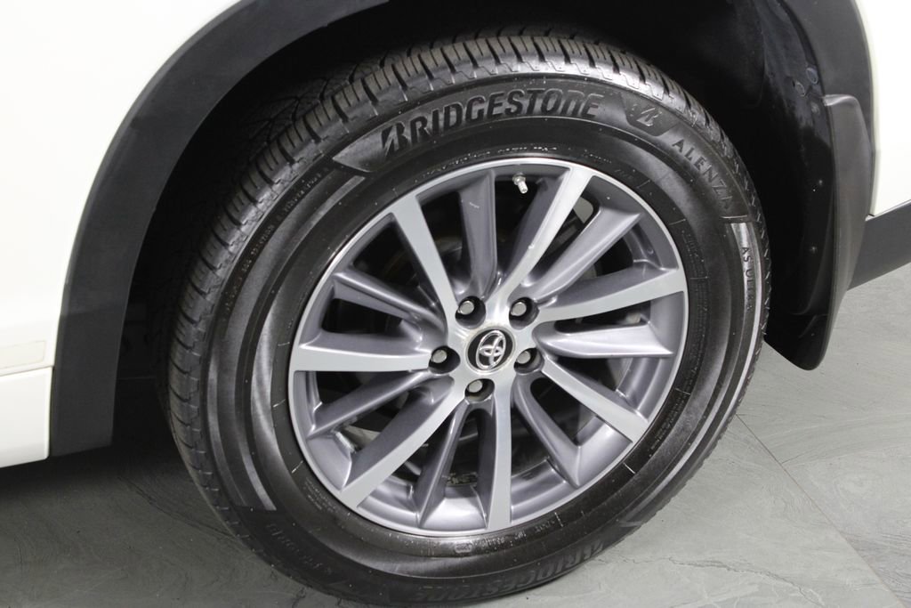 Used 2017 Toyota Highlander XLE image 13