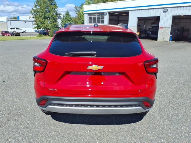 New 2026 Chevrolet Trax LT w/ Driver Confidence Package image 4