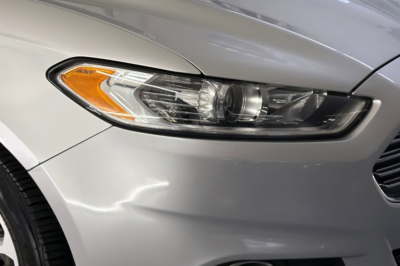 Used 2015 Ford Fusion SE w/ Equipment Group 202A FWD image 10