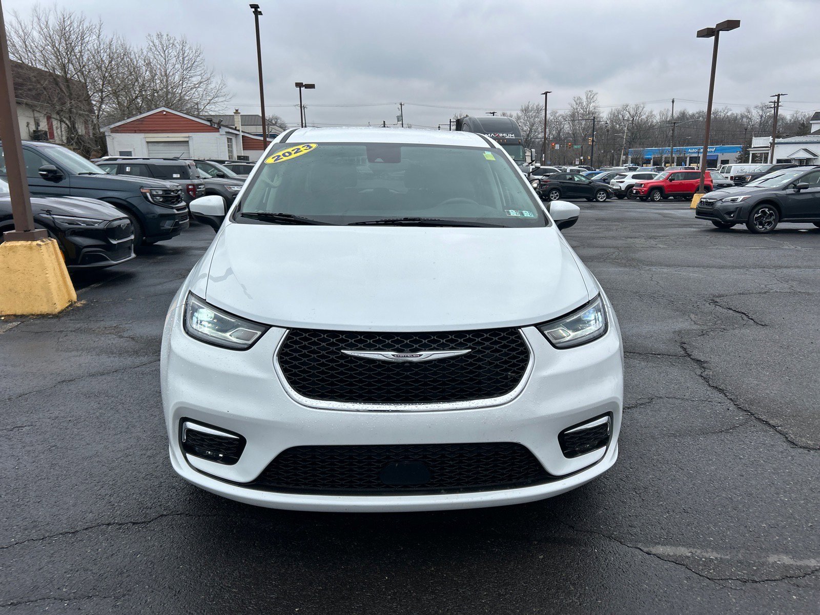 Used 2023 Chrysler Pacifica Touring-L image 23