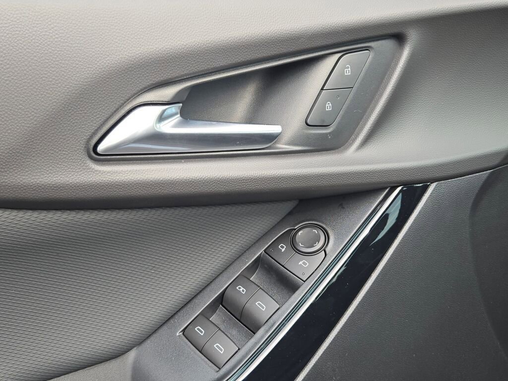 New 2026 Chevrolet Equinox LT w/ Convenience Package II FWD image 21