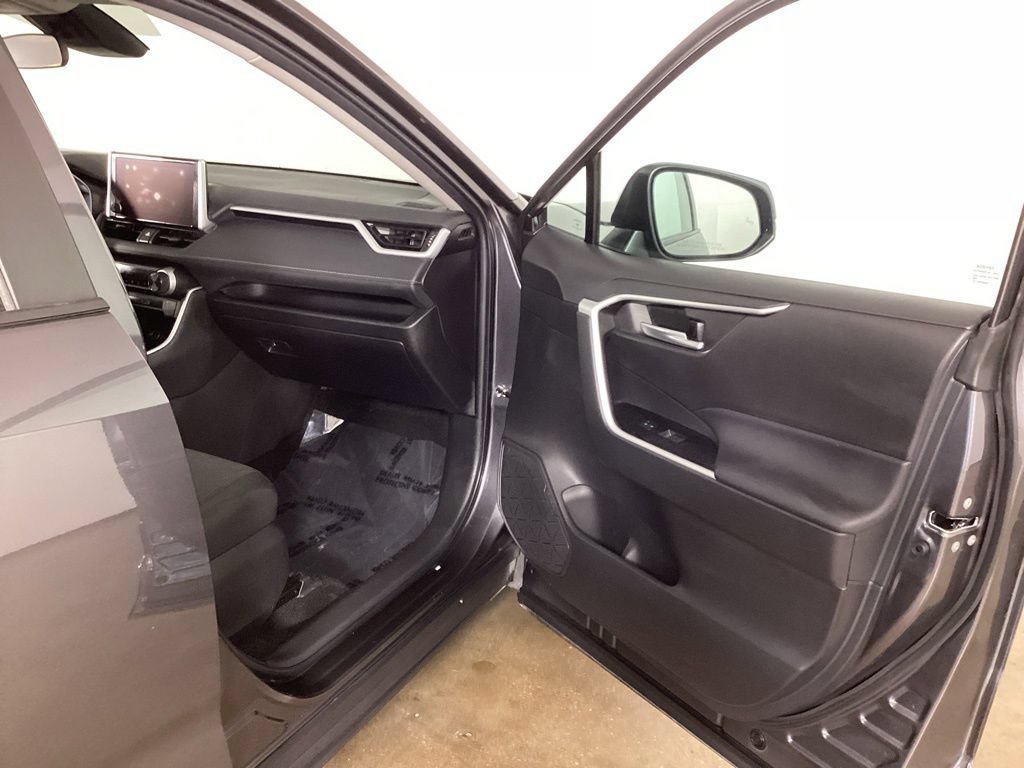 Used 2023 Toyota RAV4 XLE AWD/4WD image 21
