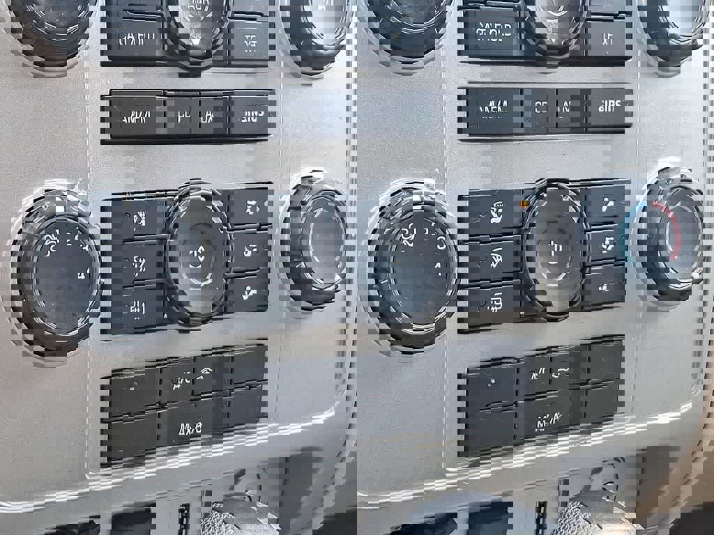 Used 2010 Ford Escape XLT image 19