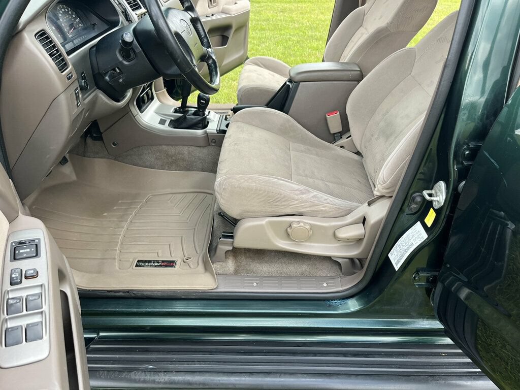 Used 2001 Toyota 4Runner SR5 AWD/4WD image 70