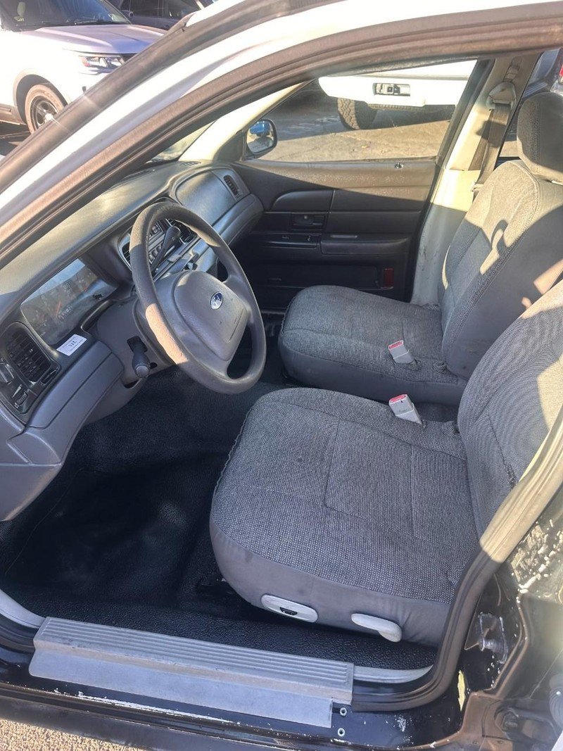 Used 2003 Ford Crown Victoria Police Interceptor RWD image 4