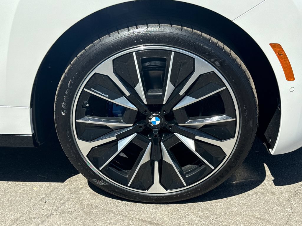 New 2026 BMW iX xDrive45 w/ M Sport Package AWD/4WD image 7