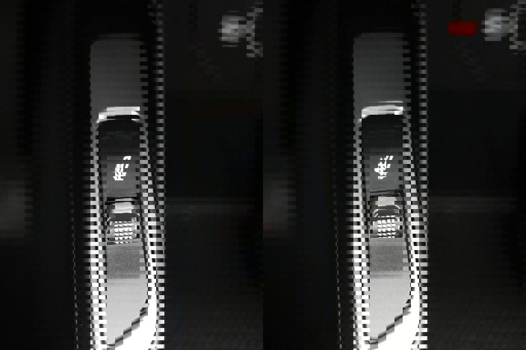 Used 2024 Kia Sorento S image 28