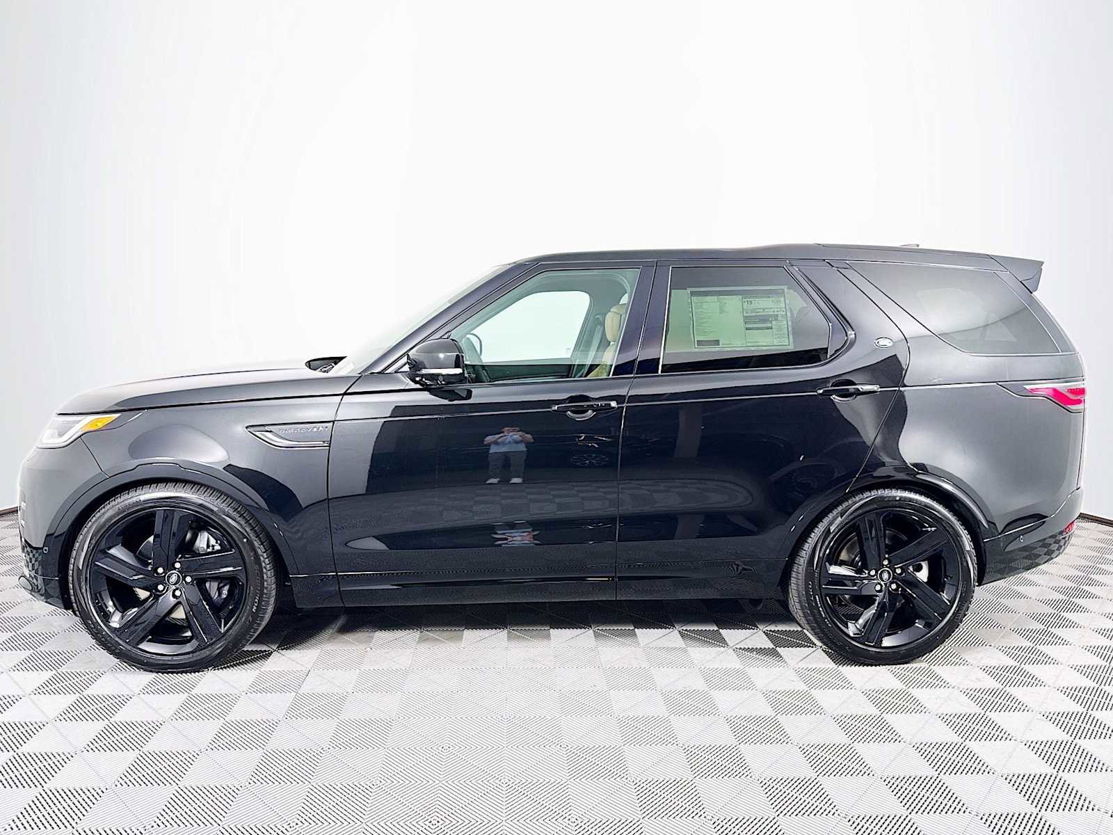 New 2025 Land Rover Discovery Dynamic SE AWD/4WD image 8