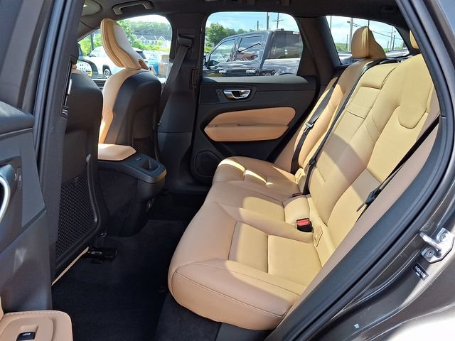 Used 2020 Volvo XC60 T5 Momentum AWD/4WD image 10
