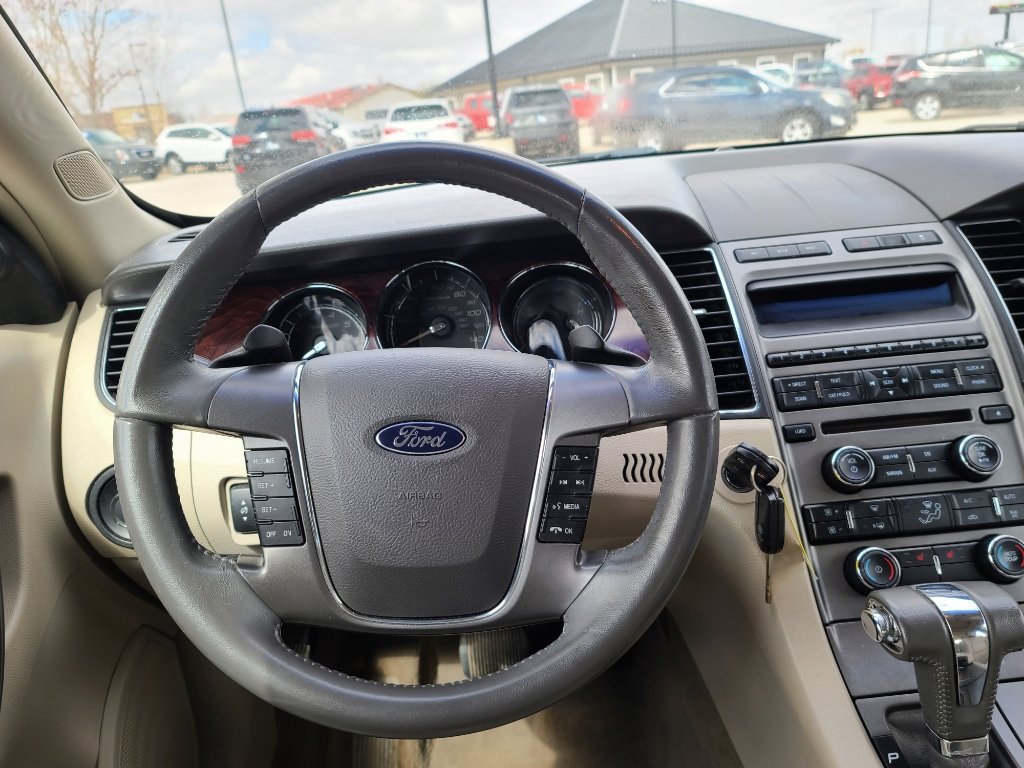 Used 2010 Ford Taurus SEL image 13