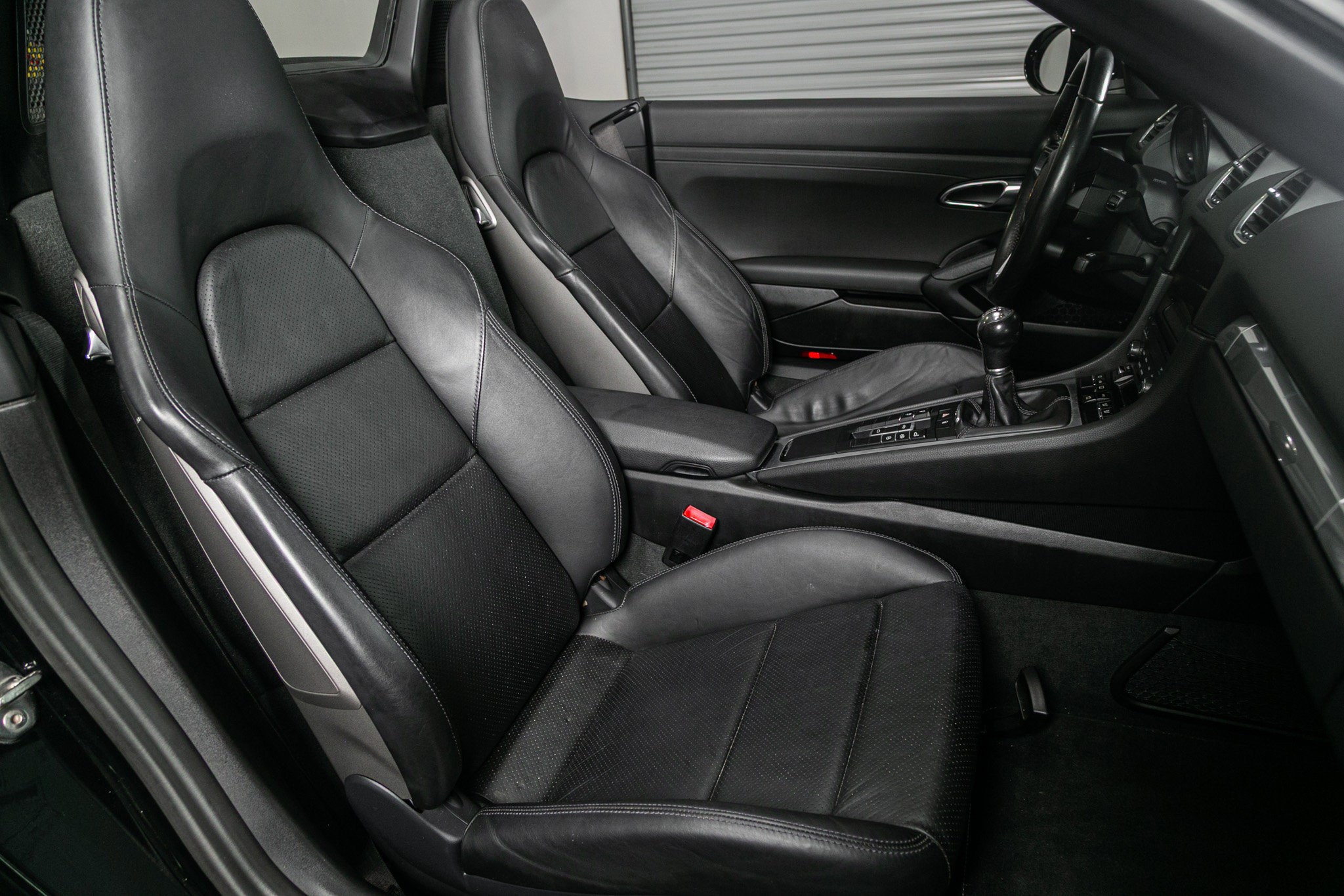 Used 2018 Porsche 718 Boxster Roadster w/ Sport Chrono Package image 20