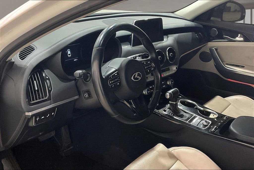 Used 2018 Kia Stinger Premium RWD image 14