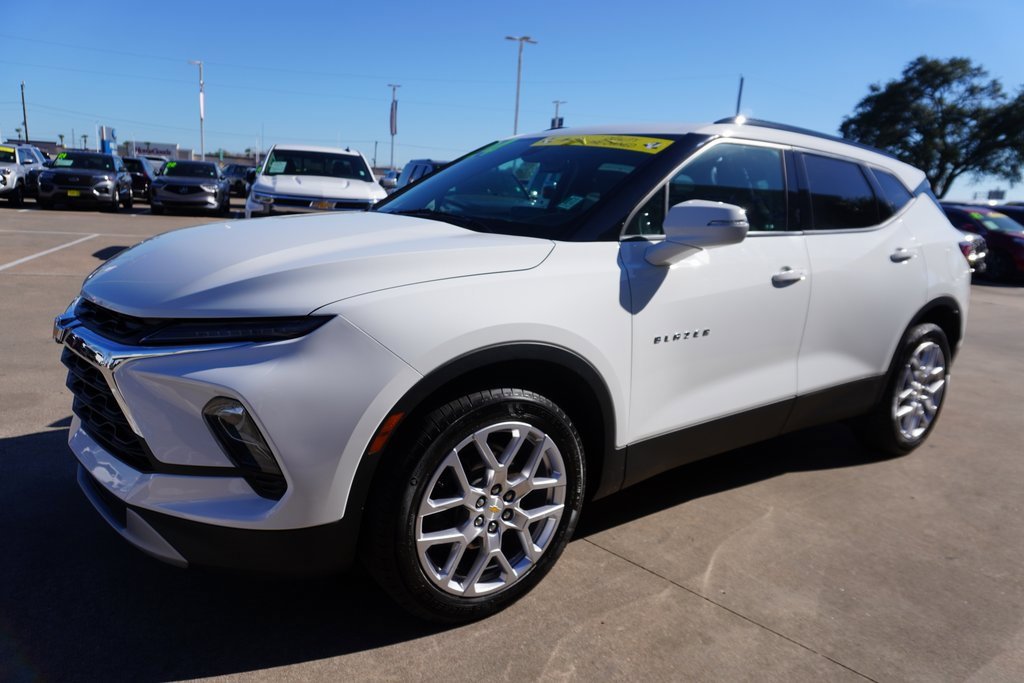 Used 2024 Chevrolet Blazer LT image 3