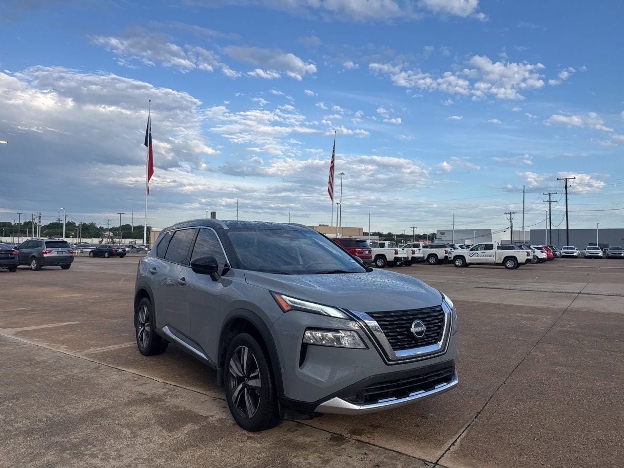 Used 2023 Nissan Rogue Platinum w/ Platinum Premium Package AWD/4WD image 2